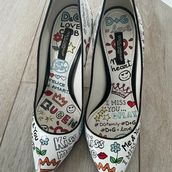 Dolce & Gabbana White Graffiti Doodle Pointed-Toe Pumps - Picture 1 of 3